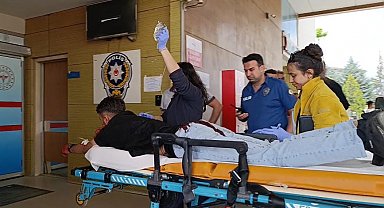 Sokakta tartıştığı kişiyi sırtından bıçakladı