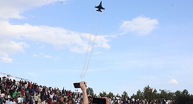 SOLOTÜRK Malatya semalarında gösteri uçuşu gerçekleştirdi