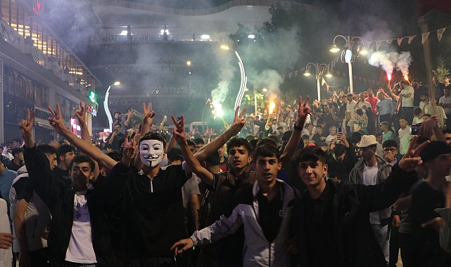 Tatil edilen maçın ardından Van'da sevinç gösterileri