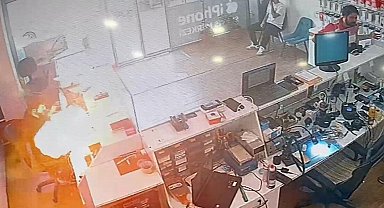 Telefon bataryası tamir sırasında patlayıp, alev aldı
