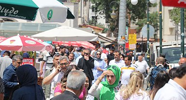 Terör örgütü PKK'nın fesih kararı sonrası Diyarbakır'da vatandaşlar halay çekti
