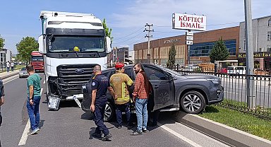 TIR'ın çarptığı cipin sürücüsü yaralandı