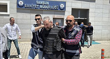 Tıraş olurken ağabeyi öldürmüştü; kanserden hayatını kaybeden babasıyla birlikte defnedildi