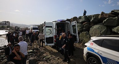 Trabzon'da denize giren 2 arkadaş, boğuldu