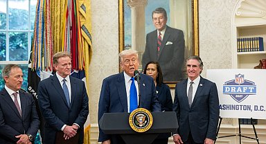 Trump ile Putin görüşmesi başladı