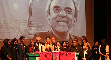 Türk sinemasının usta ismi Ali Özgentürk son yolculuğuna uğurlandı