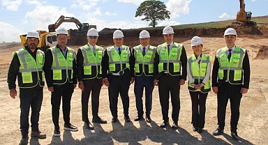 Tuzla Kaymakamı Ümit Hüseyin Güney, Biyoteknoloji Vadisi'ni ziyaret etti