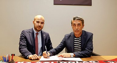 Uşakspor'da sportif direktörlük Karıklar'a emanet