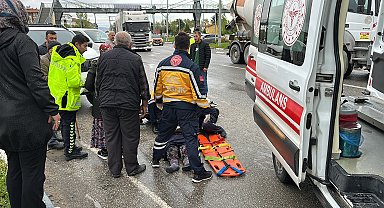 Üstgeçit yerine çevreyolunu kullandı, otomobilin çarpmasıyla yaralandı
