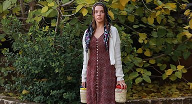 Uzak Şehir'de Pakize karakterine hayat veren oyuncu Yaren Güldiken: Onunla birlikte ben de dönüşüyorum