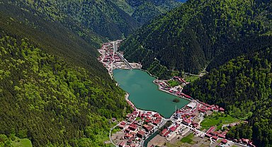 Uzungöl'de yoğun trafiğe, otopark ve ring sistemi