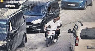 Yayaya çarpıp kaçan motosikletli kameraya yakalandı