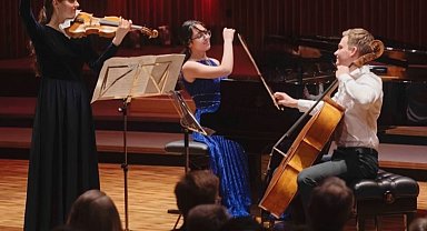 16 yaşındaki piyanist Arya Su, Almanya'daki yarışmada birinci oldu