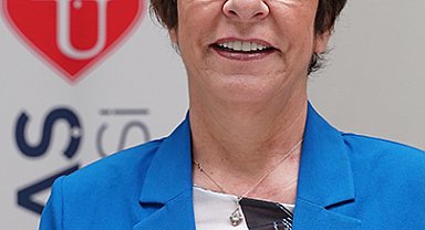 'Eczacılık sadece bilgi değil, değer üreten bir meslek olmalı'