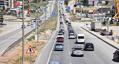 'Kilit kavşak' Kırıkkale'de arife günü yoğunluğu