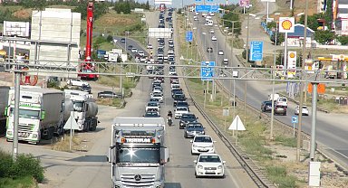 'Kilit kavşak' Kırıkkale'de bayram dönüşü trafik yoğunluğu başladı