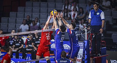 A Milli Erkek Voleybol Takımı, Fransa'ya 3-0 mağlup oldu