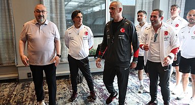 A Milli Futbol Takımı'nda geleneksel bayramlaşma töreni gerçekleştirildi