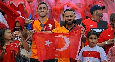 ABD - Türkiye maçı için Amerika kıtasındaki Türkler maça akın etti