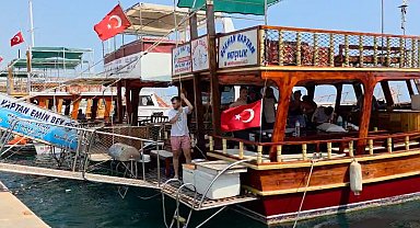 Açıkta yakalanan köpek balıklarının görüntüleri sosyal medyada paylaşıldı, turizmciler mağdur oldu