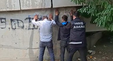 Adana'da uyuşturucu kullanan 45 kişiye suçüstü