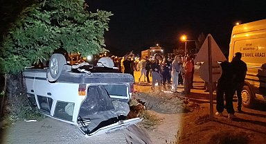 Adıyaman'da devrilen otomobildeki çifti ölüm ayırdı