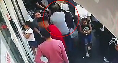 Alışverişe çıkan kadının çantasındaki parayı çaldı; 'Dayanamadım' dedi