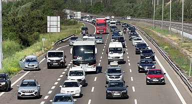 Anadolu Otoyolu'nun Bolu geçişinde bayram yoğunluğu