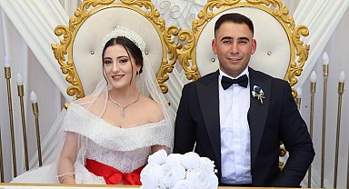 Asırlık geleneği yaşattılar; pehlivanlar peşrev çekti, kına dolu sinileri gençler taşıdı