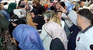 AVM'de indirim izdihamı