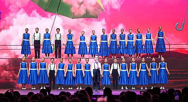 Bahçeşehir Koleji öğrencilerinden 'Geleceğe İz Bırak' temalı yıl sonu gösterisi