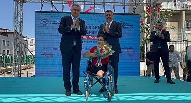 Bakan Bak: Projeler, belediyelerle işbirliği yaptığımızda çok daha güçlü oluyor Video eklendi