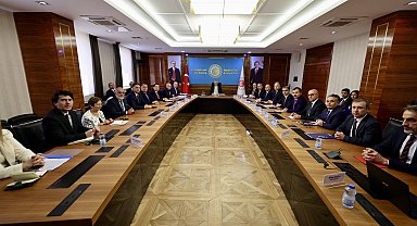 Bakan Bolat, ayakkabı sanayiinin temsilcileriyle bir araya geldi