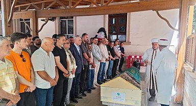 Bakan Bolat, eşinin teyzesinin cenazesine katıldı