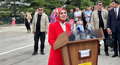 Bakan Göktaş, kadın kooperatifinde hamur açtı