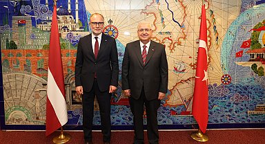 Bakan Güler, Letonya Savunma Bakanı Spruds ile bir görüştü Video eklendi