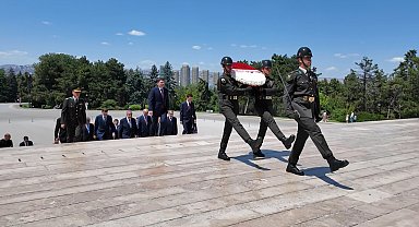 Bakan Tunç, yeni HSK üyeleriyle Anıtkabir'i ziyaret etti
