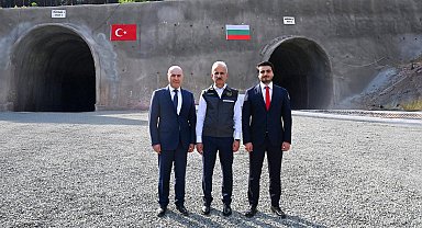 Bakan Uraloğlu'ndan Bulgaristan'da şantiye ziyareti