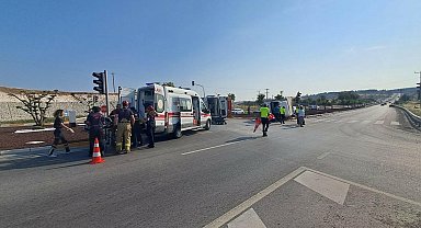 Balıkesir'de otomobil ile kamyon çarpıştı: 1 ölü, 1 yaralı