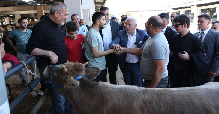 Başkan Bozbey’den Kurban Pazarı’na ziyaret