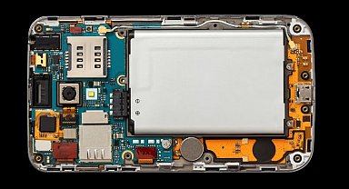 Bilim insanları, eski telefonlardan altın çıkarmanın yolunu buldu