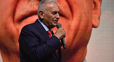 Binali Yıldırım: İzmir bunu asla hak etmiyor