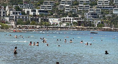 Bodrum'da bayramın 2'nci gününde sahiller doldu