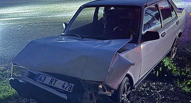 Bursa'da iki otomobil çarpıştı: 2 yaralı