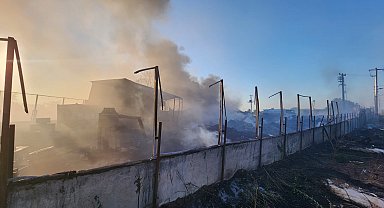 Bursa'da plastik fabrikasında yangın