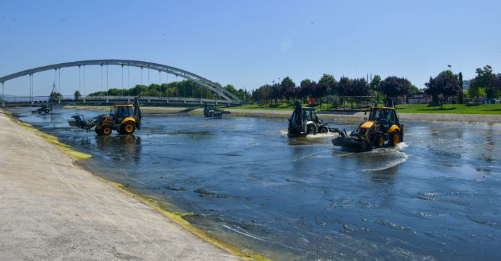 Büyükşehir Belediyesi’nden Hüdavendigar'da dere temizliği