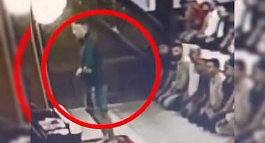 Camideki tavırları tepki çekti; akli dengesi yerinde değilmiş