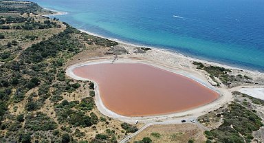 Çanakkale'de 'Kalpli Göl', pembe renge büründü