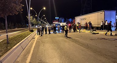 Çankırı'da polis özel harekat öğrencilerinin bulunduğu hafif ticari araç, TIR'a çarptı; 2 ölü, 3 yaralı