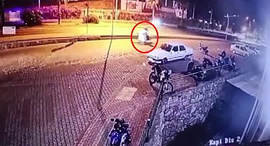 Çarpışan motosikletlerin sürücüleri öldü